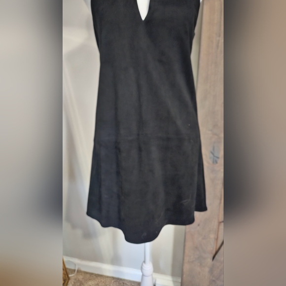 OLIVIACEOUS Black faux suede halter mini dress with keyhole. Size Small NWT - Picture 9 of 11